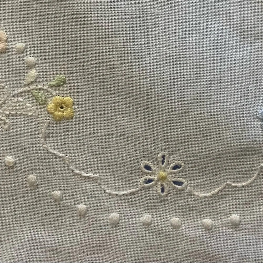 Elegant Embroidered White Guest Hand Towel